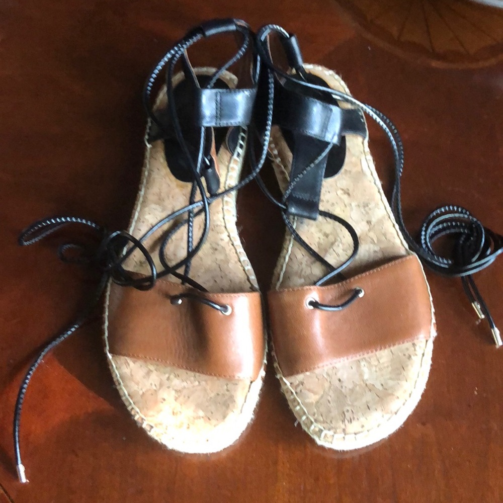 Gianni Bini sandals 👡